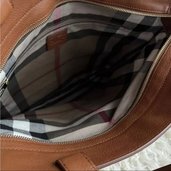 Burberry Packable Shopping Tote in Canvas & Leather - Picture 5 of 8